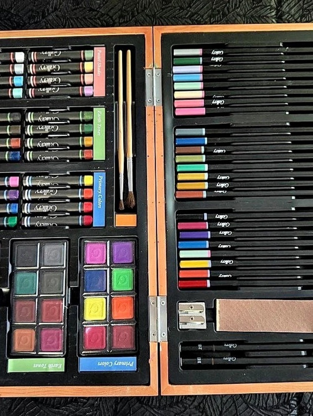 Gallery Artist Kit in Wood Case Orange & Black